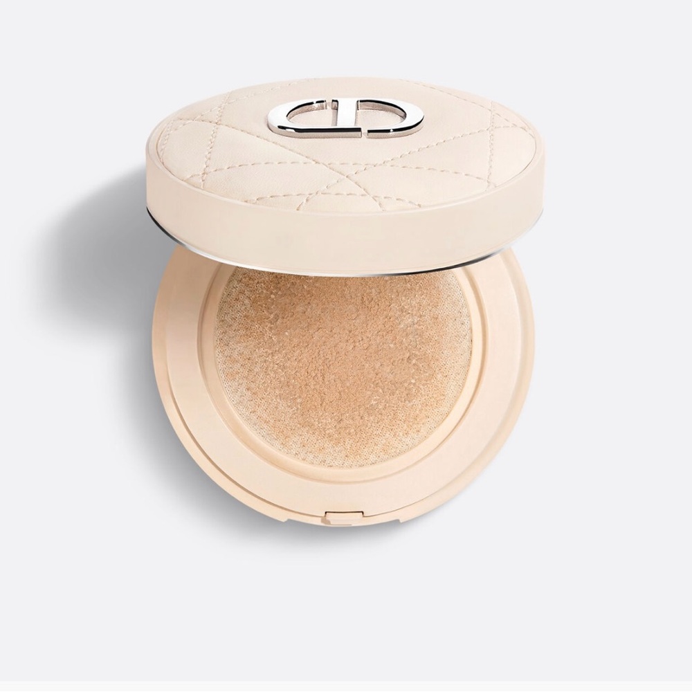 Dior Forever Cushion Powder/light